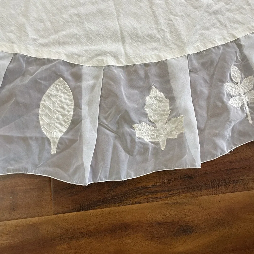 Vintage‎ Round Lace Tablecloth 66